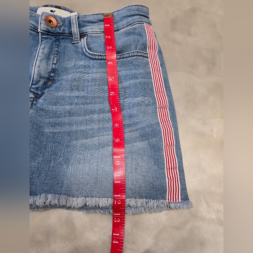 Vineyard Vines Blue Jean Shorts with Red Stripe Size 27 - Picture 6 of 9